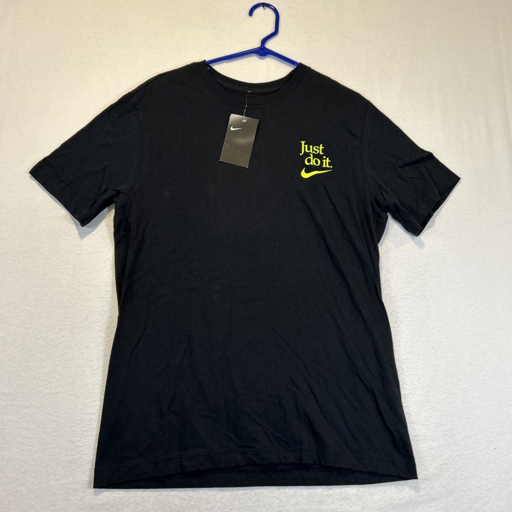 Nike Training Tshirt I Won't Win Quietly Black Volt Medium HV9486-010 New Mens